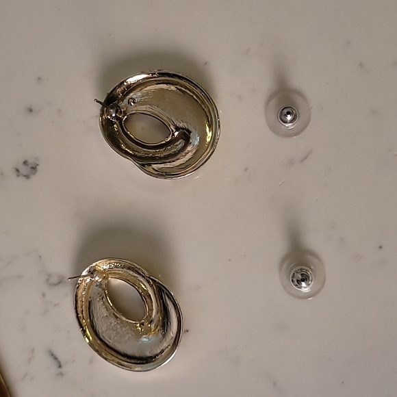 Vintage Gold Tone Omega Necklace Bracelet and Earrings Set - Picture 11 of 11